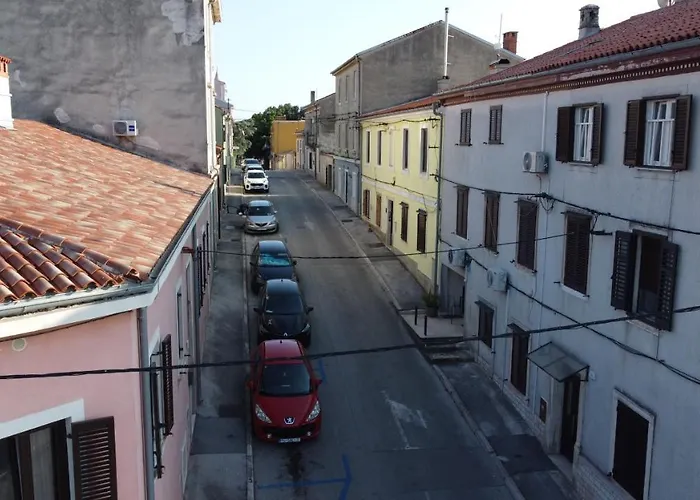 Апартаменти Zahida Lounge *