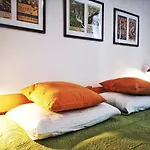 Zahida Lounge פולה